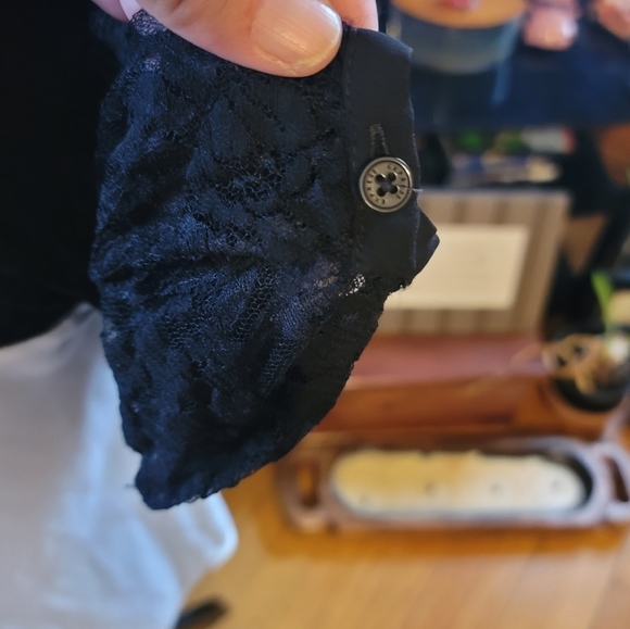 EXpress Lace two tone blouse and draw string back - Picture 4 of 10